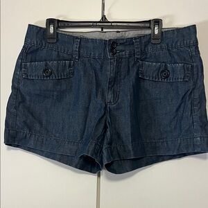 GAP1969 Women’s Dark Wash denim shorts with cargo pockets.